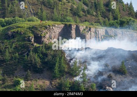 Gelli, Wales, 29 May, 2023:   Fire fighters tackle a blaze above Gelli Industrial Estate, Rhondda Valley in South Wales.(Pic by Andrew Dowling) Credit: Andrew Dowling/Alamy Live News Stock Photo