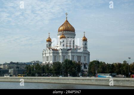 The Russian Orthodox cathedral of Christ the Saviour, rises above the embankment of the Moscow River in Moscow, Russia Stock Photo