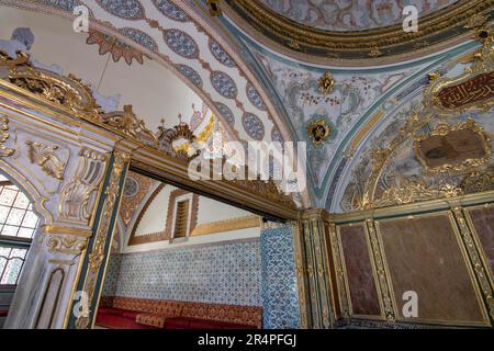 Topkapi Palace, Kubbealti (the Imperial Council Chamber), Istanbul ...