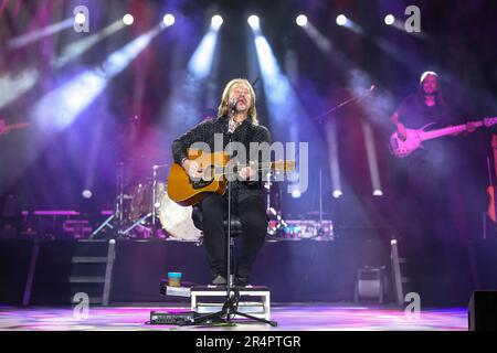 Denham Springs, LA, USA. 27th May, 2023. Travis Tritt performs for the crowd during Day 1 of the 2023 Cajun Country Jam Memorial Day Festival at PADS North Park in Denham Springs, LA. Jonathan Mailhes/CSM/Alamy Live News Stock Photo