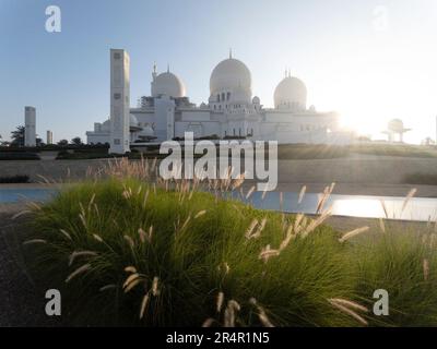 The Sheikh Zayed Grand Mosque, Abu Dhabi, United Arab Emirates Stock Photo