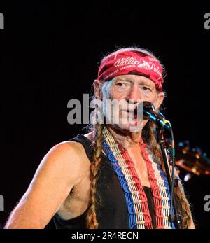 Willie Nelson, 68, performs during a Kentucky State Fair concert at Cardinal Stadium on Tuesday, Aug. 21, 2001 in Louisville, Jefferson County, KY, USA. The multitalented singer, songwriter, instrumentalist, actor and political activist was a pioneer of the iconoclastic 'outlaw country' movement, a subgenre of country music that developed in the late 1960s as an alternative to the more conservative 'Nashville Sound' dominating the industry at the time. (Apex MediaWire Photo by Billy Suratt) Stock Photo