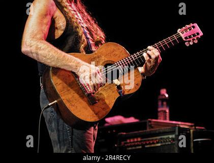 Willie Nelson, 68, performs with his famed Martin N-20 guitar 'Trigger' during a Kentucky State Fair concert at Cardinal Stadium on Tuesday, Aug. 21, 2001 in Louisville, Jefferson County, KY, USA. The multitalented singer, songwriter, instrumentalist, actor and political activist was a pioneer of the iconoclastic 'outlaw country' movement, a subgenre of country music that developed in the late 1960s as an alternative to the more conservative 'Nashville Sound' dominating the industry at the time. (Apex MediaWire Photo by Billy Suratt) Stock Photo