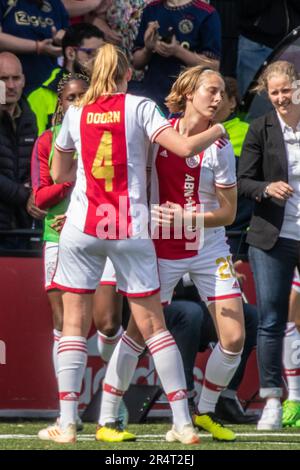 Amsterdam, The Netherlands. 29th May, 2023. Amsterdam, the Netherlands, May 29th 2023: Lisa Doorn (4 Ajax) being subbed off by Isa Kardinaal (26 Ajax) during the Vrouwen Eredivisie Cup Final between Ajax and Twente at De Toekomst in Amsterdam, the Netherlands (Leiting Gao/SPP) Credit: SPP Sport Press Photo. /Alamy Live News Stock Photo