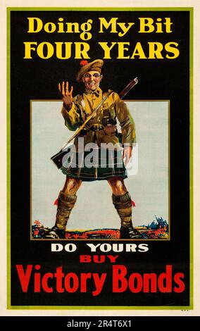 World War I Propaganda (1918). Canadian Victory Bonds Poster 'Doing My Bit Four Years' feat a soldier with kilt holding up four fingers Stock Photo