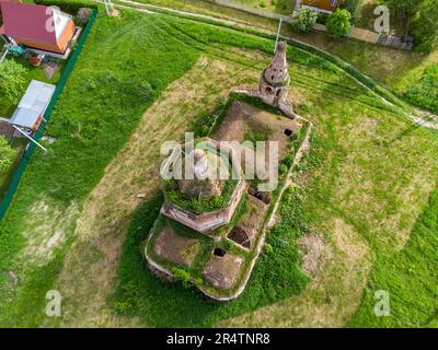Top view of the ruins of the Church of St. John the Theologian of the early 18th century in the village of Fedorovskoye, Kaluzhskiy region, Russia Stock Photo