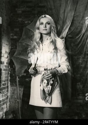 Actress Barbara Bouchet naked in a film Stock Photo - Alamy