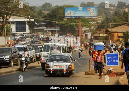 SIERRA LEONE, Freetown, road construction of chinese company CREC Stock Photo