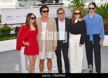 Natalie Portman (dressed by Dior), Charles Melton, Todd Haynes, Julianne Moore (dressed by Louis Vuitton), Cory Michael Smith Photocall of the film 'May December' 76th Cannes Film Festival May 21, 2023 Stock Photo