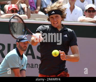 Paris, France. 30th May, 2023. Roland Garros Paris French Open 2023 Day 3 30/05/2023 Alexander Zverev (GER) wins first round match Credit: Roger Parker/Alamy Live News Stock Photo