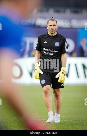 New York, NY, USA. 27th May, 2023. NYCFC assistant coach Rob Vartughian watches goalkeepers prior to an MLS game between the Philadelphia Union and New York City FC at Citi Field in New York, NY. Rusty Jones/Cal Sport Media/Alamy Live News Stock Photo