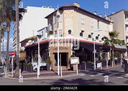 France, Provence-Alps, Cote d'Azur, Antibes Juan-les-Pins, Exterior of fish restaurant. Stock Photo