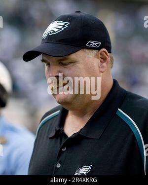 Philadelphia Eagles vs. New York Giants. Fans support on NFL Game.  Silhouette of supporters, big screen with two rivals in background Stock  Photo - Alamy