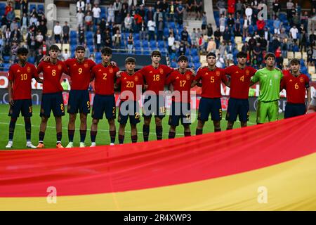 Felcsut, Hungary, 30/05/2023, Spain U17 lined up for the national anthems ceremony during the semi-final Under-17 Championship Hungary 2023 soccer match Spain U17 vs. France U17 at the Pancho Arena stadium in Felcsut, Hungary, 30rd of May 2023 Credit: Live Media Publishing Group/Alamy Live News Stock Photo