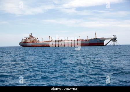 Hodeidah, Yemen. 30th May, 2023. The FSO Safer vessel is seen at Ras Issa port in Hodeidah province, Yemen, on May 30, 2023. A United Nations (UN) ship arrived on Tuesday at the site of the floating storage and offloading (FSO) Safer vessel, a decaying super oil tanker, off the coast of Ras Issa, Hodeidah in western Yemen. Credit: Mohammed Mohammed/Xinhua/Alamy Live News Stock Photo