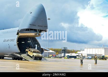 C-5M Galaxy offloading cargo at Selfridge Air National Guard Base ...