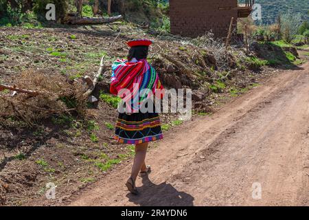 Peruvian indigenous Quechua woman in traditional textile clothing, Cusco, Peru. Stock Photo