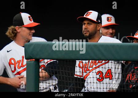 Baltimore, MD, USA; Baltimore Orioles center fielder Aaron Hicks (34)  readies to hit during an MLB game against the Cleveland Guardians on  Wednesday Stock Photo - Alamy