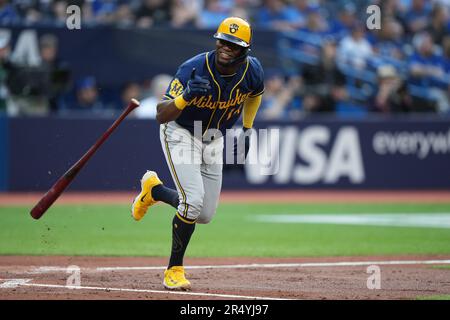 Milwaukee Brewers second baseman Andruw Monasterio (14) celebrates ...