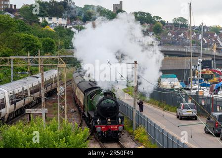 LNER B1 Class locomotive number 61306 named Mayflower departed London ...