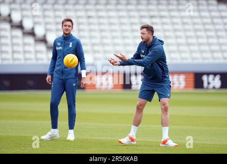 England's Stuart Broad and Ollie Robinson (right) playing football during a nets session at Lord's Cricket Ground, London. Picture date: Wednesday May 31, 2023. Stock Photo
