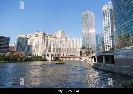 USA, Illinois, Chicago, Franklin Street bridge as seen from the Chicago river. Stock Photo