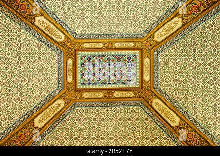 Circumcision Room Ceiling, Summer Pavilion, Topkapi Palace, Harem, Istanbul, Turkey Stock Photo