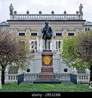 Bronze statue of Goethe by Carl Seffner on the Naschmarkt in front of the Old Stock Exchange, Leipzig, Saxony, Germany Stock Photo