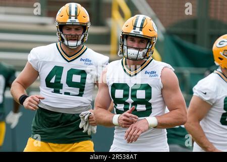 Green Bay Packers' Tucker Kraft catches a pass during an NFL football mini  camp practice session Wednesday, June 14, 2023, in Green Bay, Wis. (AP  Photo/Morry Gash Stock Photo - Alamy