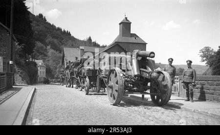 Schwere Feldhaubitze sFH 18 15 cm Wehrmacht Heer 3. Reich - Heavy Field Howitzer Model 18 15cm / 150mm German Army / Nazi Germany Stock Photo