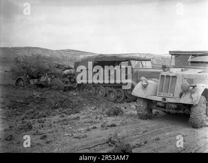 Schwere Feldhaubitze sFH 18 15 cm Wehrmacht Heer 3. Reich - Heavy Field Howitzer Model 18 15cm / 150mm German Army / Nazi Germany Stock Photo