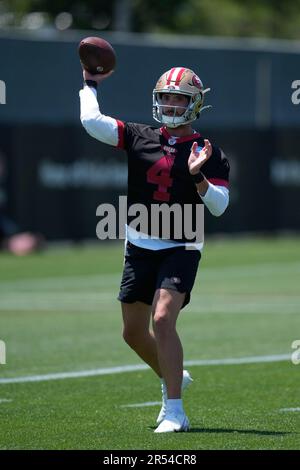 San Francisco 49ers' Brandon Allen passes during the NFL team's football  training camp in Santa Clara, Calif., Thursday, July 27, 2023. (AP  Photo/Jeff Chiu Stock Photo - Alamy