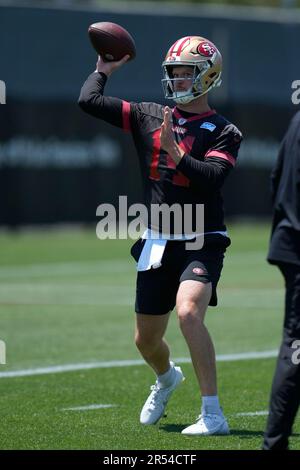 San Francisco 49ers' T.Y. McGill, middle, takes part in drills during the  NFL team's football training camp in Santa Clara, Calif., Wednesday, July  26, 2023. (AP Photo/Jeff Chiu Stock Photo - Alamy