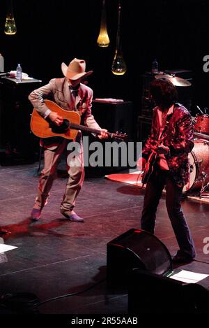 Dwight Yoakam on-stage at the Capitol Theatre, Sydney Australia, on his Blame The Vain 2006 Tour, 31 October 2006. Stock Photo