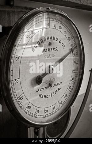 Hank (often mis-heard as “Henk”) Strength Tester instrument gauge, and it measures the tensile strength of cotton yarn 840 yards & QC Stock Photo