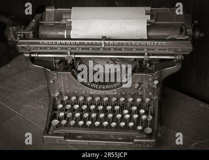 Underwood Standard manual typewriter, an early 20th century mechanical writing machine widely used in offices, journalism, and literature Stock Photo