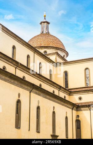 The Basilica di Santo Spirito ('Basilica of the Holy Spirit') is a church located in the Oltrarno quarter in Florence, Italy. It is one of the preemin Stock Photo