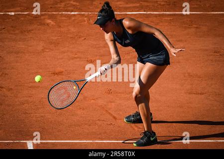 Paris, France, France. 1st June, 2023. Oceane DODIN of France during the fifth day of Roland-Garros 2023, French Open 2023, Grand Slam tennis tournament at the Roland-Garros Stadium on June 01, 2023 in Paris, France. (Credit Image: © Matthieu Mirville/ZUMA Press Wire) EDITORIAL USAGE ONLY! Not for Commercial USAGE! Stock Photo