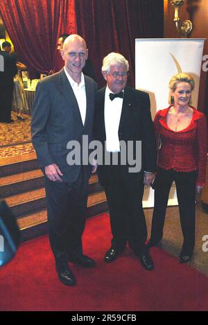 Peter Garrett, Minister of Parliament and member of rock group Midnight Oil (far right) with Dr Dwyer (of Prince of Wales Hospital) and his wife.   Hollywood Nights charity dinner in aid of the Prince of Wales Hospital Foundation  Four Seasons Hotel  23.11.06 Sydney, Australia Stock Photo