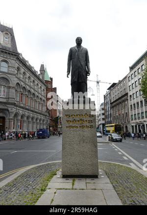 Thomas Davis Statue & Memorial on Dame Street in Dublin, Ireland. Stock Photo