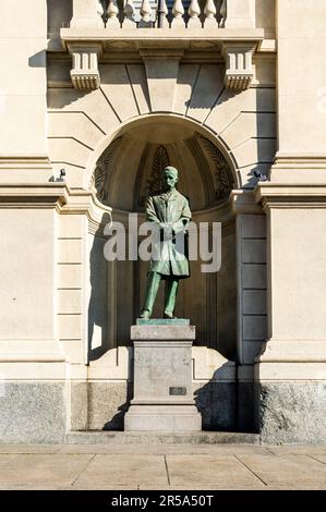 Statue of 19th-century Italian architect Francesco Brioschi, façade of Polytechnic University of Milan, main campus, Città Studi district, Italy Stock Photo