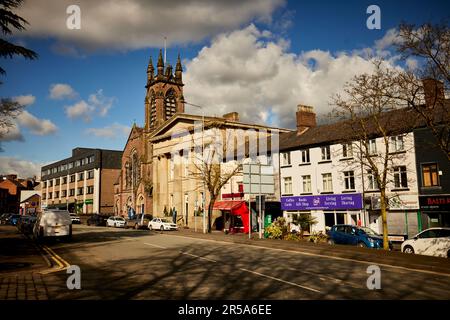 Macclesfield, Cheshire. Macclesfield United Reformed Church, The Flower House, and cafe in the town centre, Stock Photo