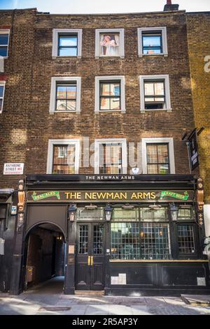 Newman Arms Pub in Newman Street with Trompe-l'œil painting, Fitzrovia, London, England, UK Stock Photo