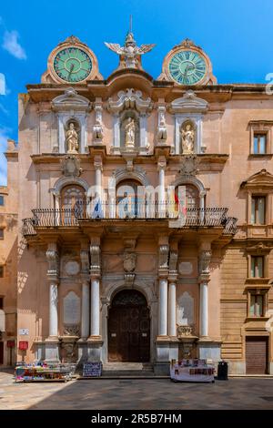 Palazzo Cavarretta/Palazzo Senatorio. Trapani, Sicily, Italy. Located at the intersection of Via Torrearsa and Corso Vittorio Emanuele. The Constructi Stock Photo