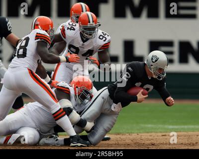 Oakland Raiders QB Josh McCown rolls out looking for a receiver in the  second quarter at Oracle Coliseum in Oakland, California on December 16,  2007. The Colts defeated the Raiders 21-14. (UPI