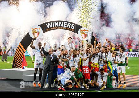 Budapest, Hungary. 1 June 2023. Players of Sevilla FC lift the trophy cup during the award ceremony following the UEFA Europa League final football match between Sevilla FC and AS Roma. Credit: Nicolò Campo/Alamy Live News Stock Photo