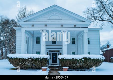 Visitor Center in Ellicottville, New York State, USA in winter. Stock Photo