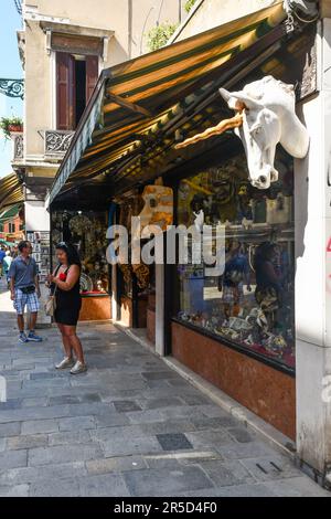 Mask shop in the Cannaregio sestiere of Venice, Italy Stock Photo - Alamy