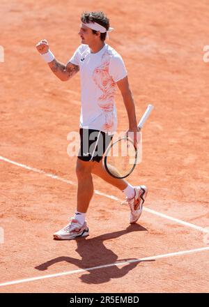 Paris,France, 06 June 2022. Brazilian tennis player Thiago Seyboth Wild in celebrates at the French Open 202 tennis  tournament at Roland Garros on Friday 27 May 2022.,  © Juergen Hasenkopf / Alamy Live News Stock Photo