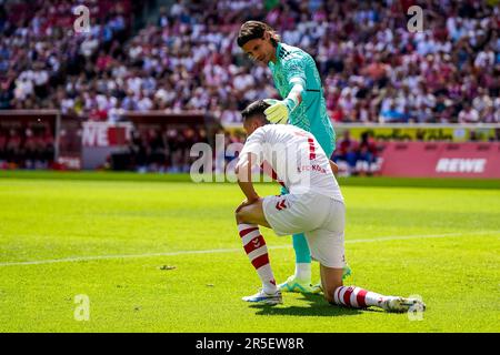COLOGNE, GERMANY - MAY 27: Yann Sommer of FC Bayern Munchen interacts with Dejan Ljubicic of 1. FC Koln during the Bundesliga match between 1. FC Koln and FC Bayern Munchen at the RheinEnergieStadion on May 27, 2023 in Cologne, Germany (Photo by Rene Nijhuis/Orange Pictures) Stock Photo